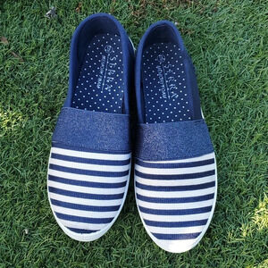 Serra Memory Foam Comfy Navy Blue with Silver Thread Slip On Shoes Size 9 Women